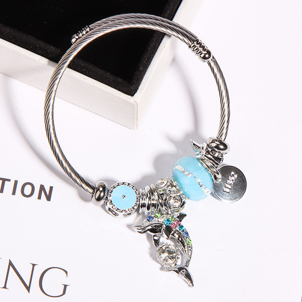 Μοντέρνο γυναικείο βραχιόλι σε τέσσερα χρώματα