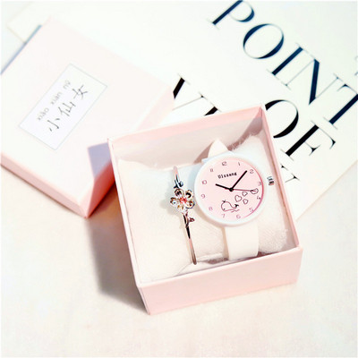 Modern női karóra több színben karkötővel kiegészítve