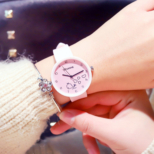 Modern női karóra több színben karkötővel kiegészítve