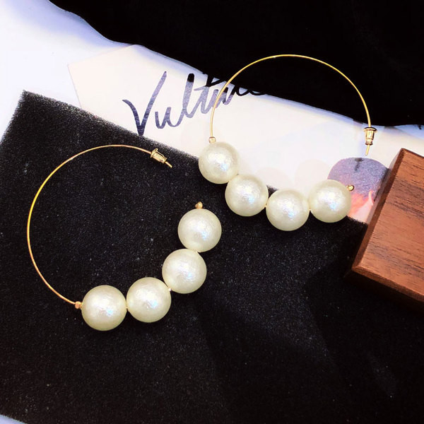 Aktuális női fülbevaló kerek forma gyöngyökkel