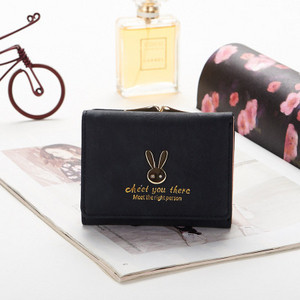 Κομψό ανδρικό πορτοφόλι με μεταλλικό στοιχείο σε διάφορα χρώματα