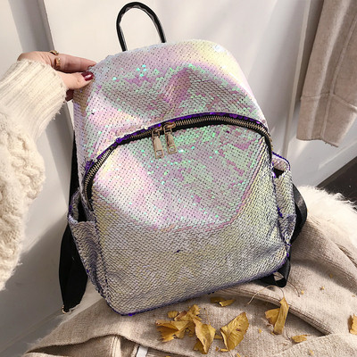 Μοντέρνα γυναικεία τσάντα με πούλιες