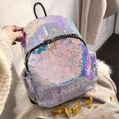 Μοντέρνα γυναικεία τσάντα με πούλιες