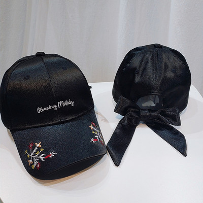 Μοντέρνο γυναικείο καπέλο με κεντήματα και κορδέλα σε διάφορα χρώματα