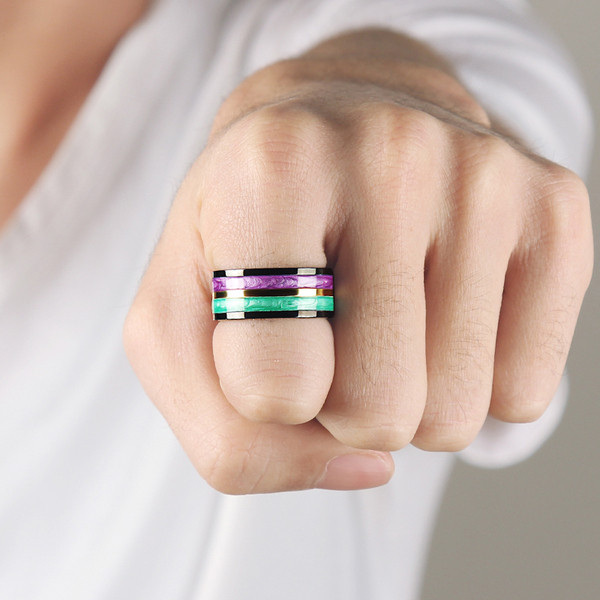 Alkalmi férfi gyűrű színes szalagokkal