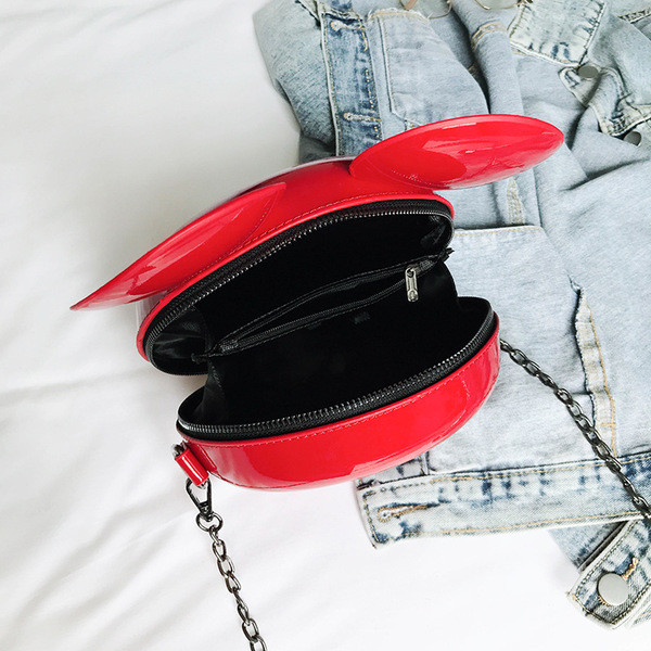 HIT Modern női táska 3D elemmel fekete és piros színben