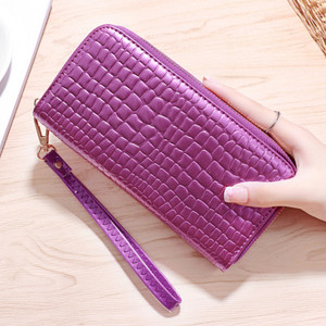 Κομψό γυναικείο  πορτοφόλι με κοντή λαβή σε διάφορα χρώματα