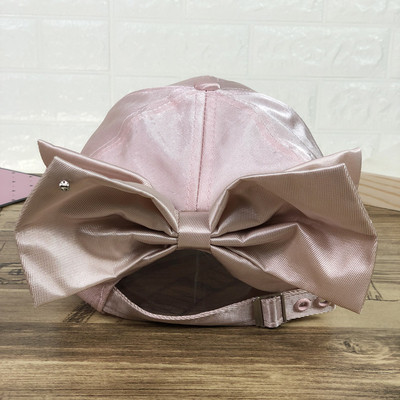 HIT Női sapka napellenzővel és szalaggal több színben