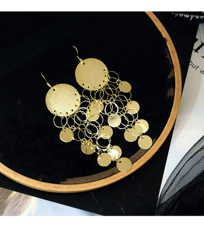 Stílusos női fülbevaló arany színben medállal