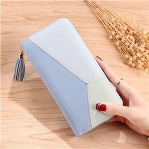 Stílusos női pénztárca rövid füllel, három színben