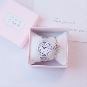 Σύγχρονο γυναικείο ρολόι με διαφανή λουράκι και βραχιόλι