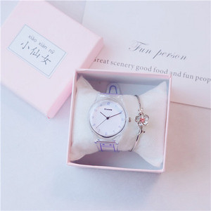 Σύγχρονο γυναικείο ρολόι με διαφανή λουράκι και βραχιόλι