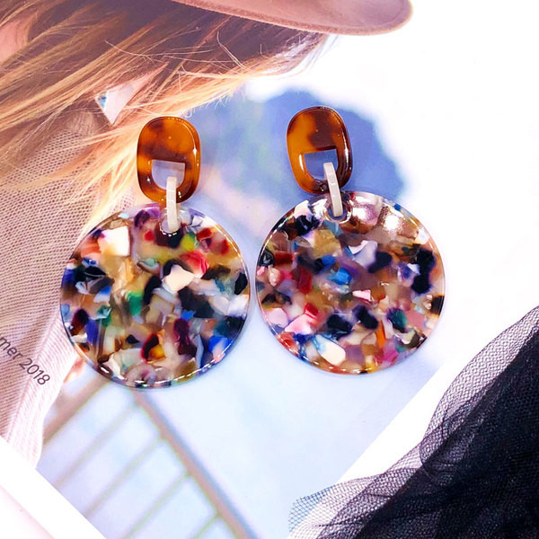 Modern női fülbevaló kerek formában