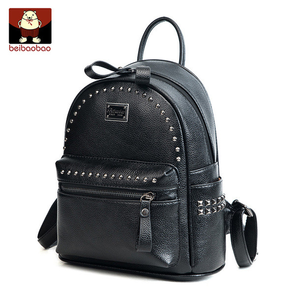 Női hátizsák külső zsebbel több színben