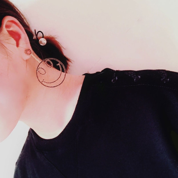 Fekete színű kövekkel díszített női fülbevaló új modellje