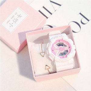 Modern női karóra különböző színekben karkötővel