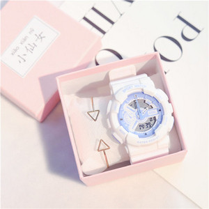 Modern női karóra különböző színekben karkötővel