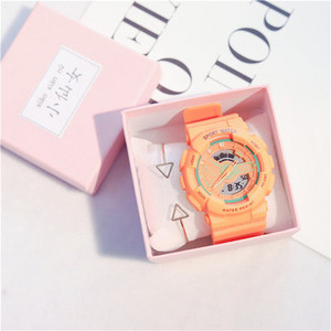 Modern női karóra különböző színekben karkötővel