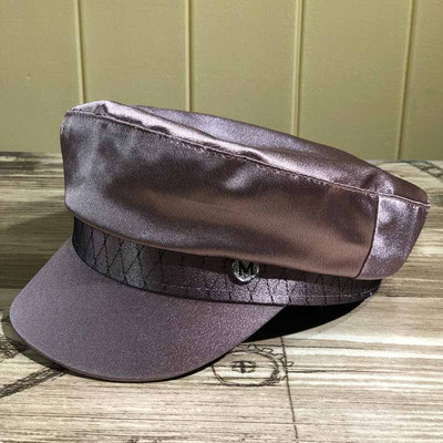 Κομψή γυναικεία τραγιάσκα σε διάφορα χρώματα