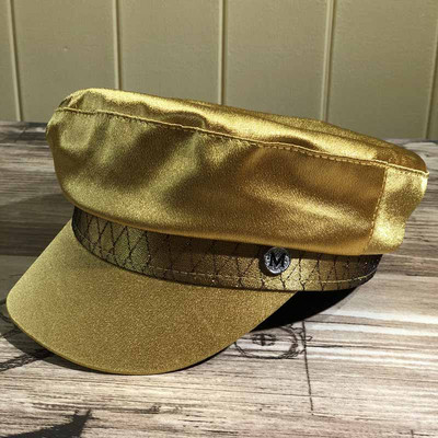 Κομψή γυναικεία τραγιάσκα σε διάφορα χρώματα