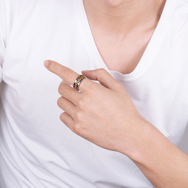 Stílusos férfi gyűrű két színben