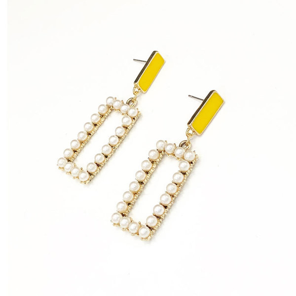 Stílusos női fülbevaló új modellje sárga gyöngyökkel