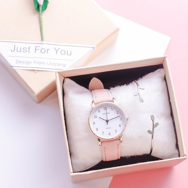 Modern női karóra több színben karkötővel dobozában