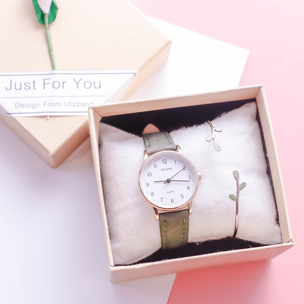 Modern női karóra több színben karkötővel dobozában