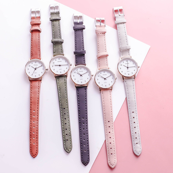 Modern női karóra több színben karkötővel dobozában