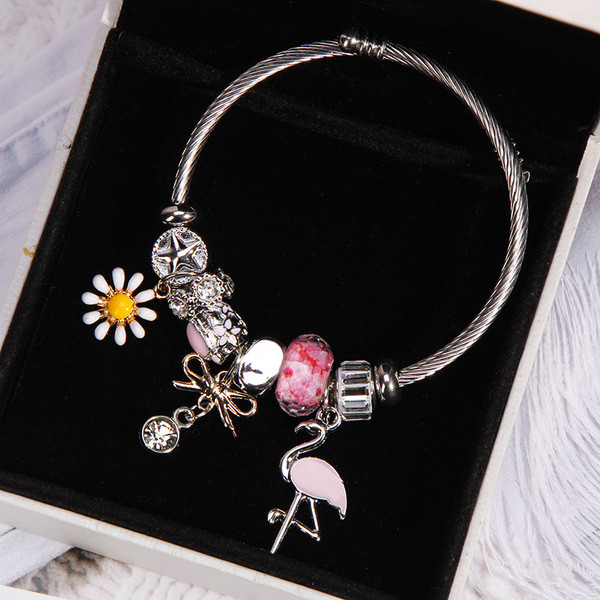 Γυναικείο βραχιόλι με μενταγιόν σε δύο χρώματα