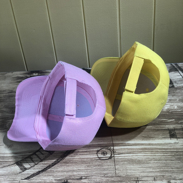 Sport-alkalmi sapka napellenzővel több színben, férfiak és nők számára egyaránt