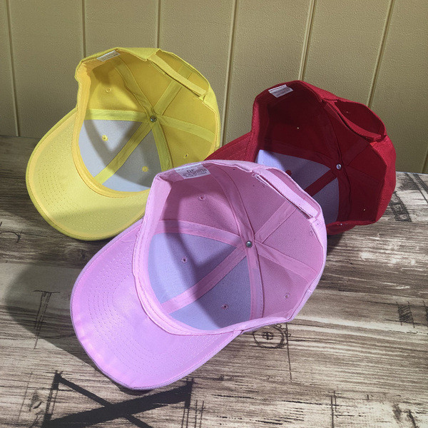 Sport-alkalmi sapka napellenzővel több színben, férfiak és nők számára egyaránt