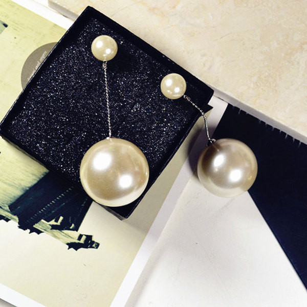 Aktuális hosszú, gyöngyös női fülbevaló