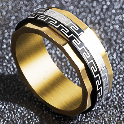 Мъжки модерен пръстен в златист цвят 