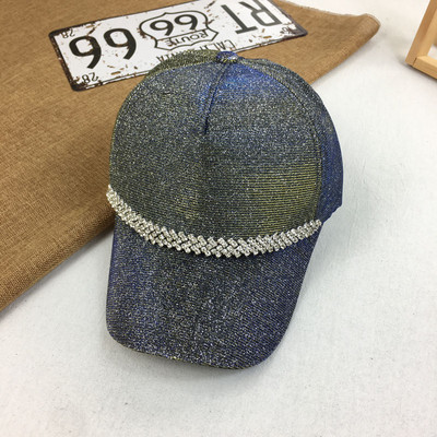 Fényes női sapka kövekkel több színben
