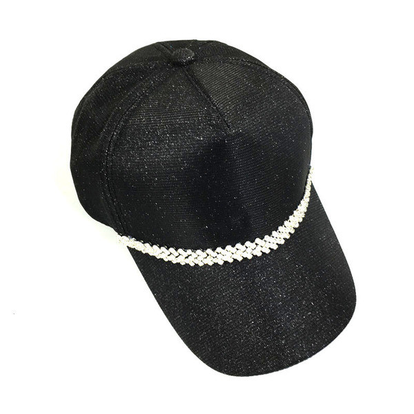 Fényes női sapka kövekkel több színben