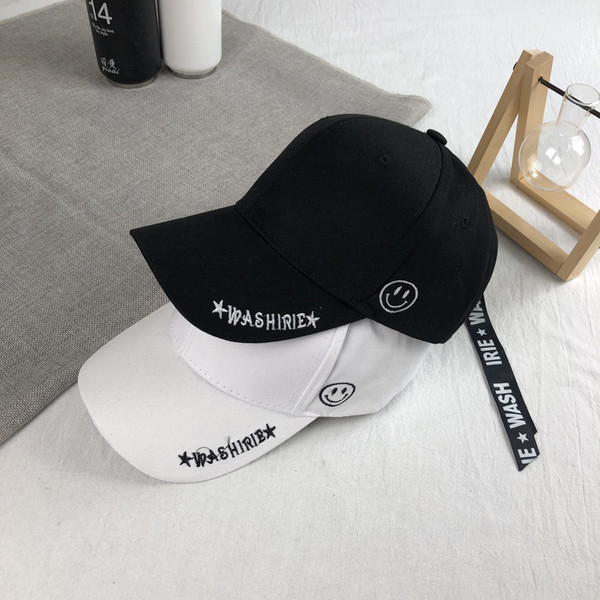 Μοντέρνο καπέλο για άνδρες με κεντήματα και φερμουάρ ασπρόμαυρο