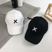 Casual ανδρικό καπέλο  με γείσο με μαύρο και άσπρο  χρώμα