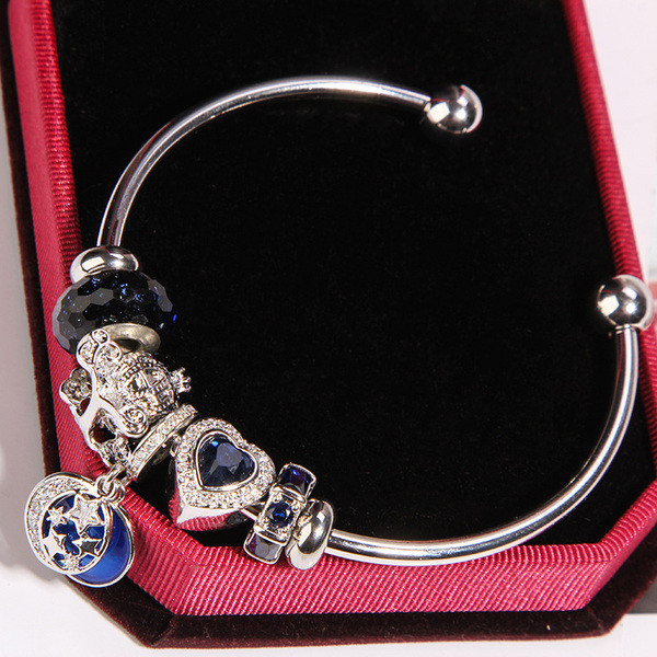 Κομψό γυναικείο βραχιόλι με έγχρωμες πέτρες