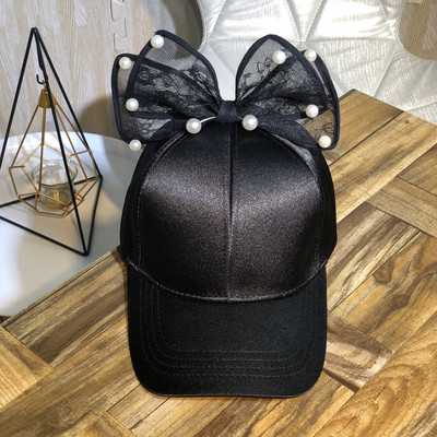 Aktuális női sapka szalaggal és gyöngyökkel több színben