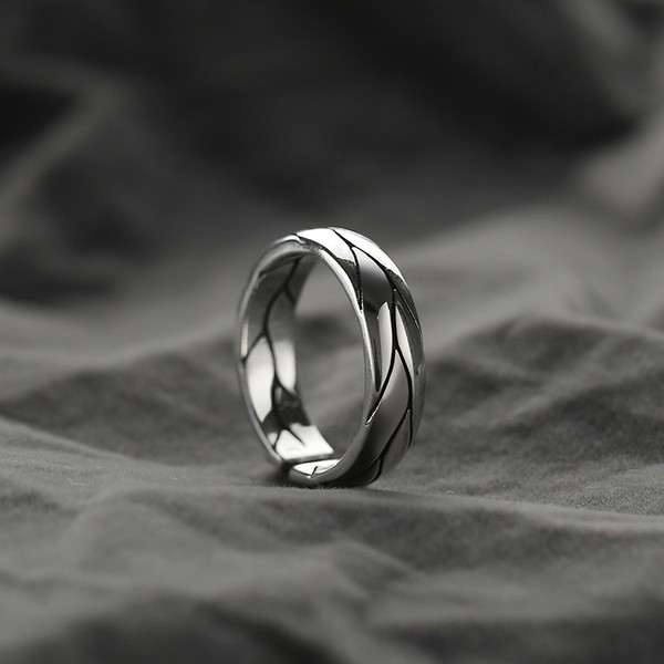 Modern férfi gyűrű két színben vagy két modellben