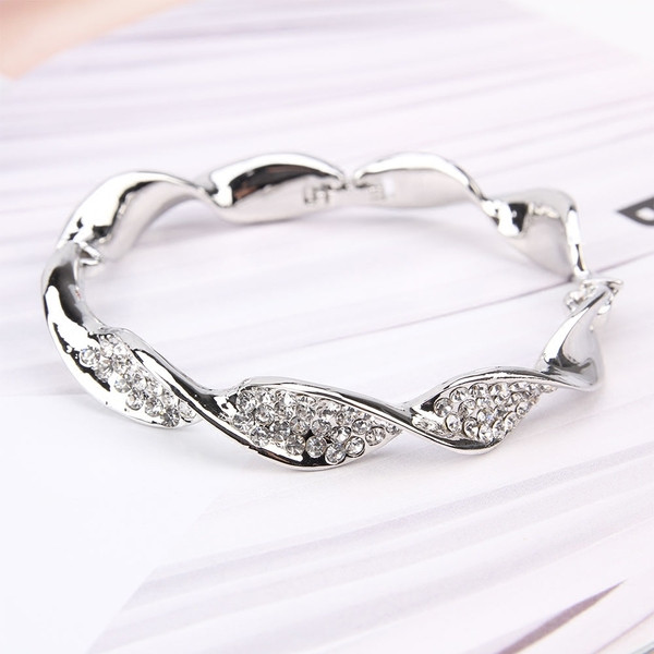 Νέο μοντέλο γυναικείο βραχιόλι σε δύο χρώματα