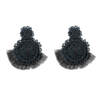 Modern női fülbevaló gyöngyökkel és bojttal, különböző színekben