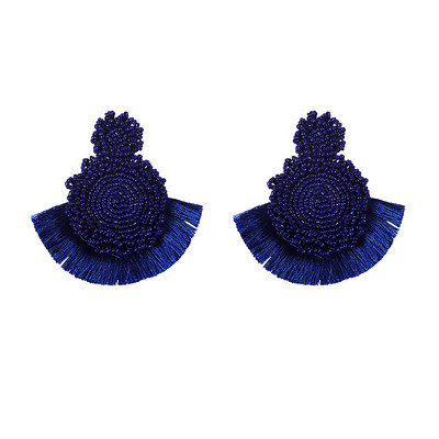 Modern női fülbevaló gyöngyökkel és bojttal, különböző színekben