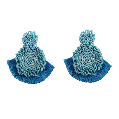 Modern női fülbevaló gyöngyökkel és bojttal, különböző színekben