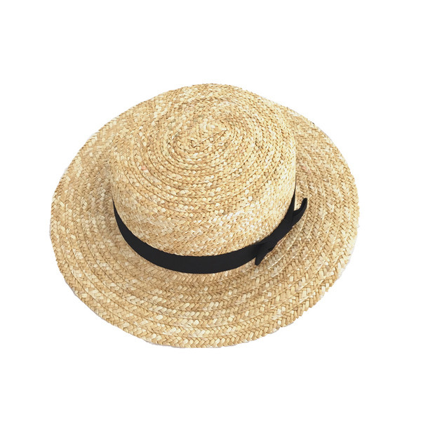 Лятна дамска шапка с периферия в бежов цвят