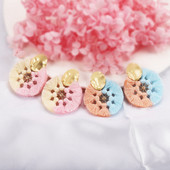 Modern női fülbevaló kerek formával, bojttal két színben