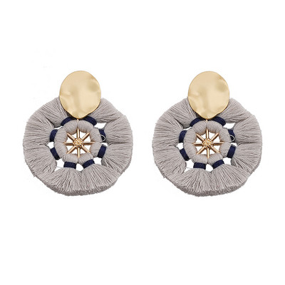 Modern női fülbevaló kerek formával, bojttal két színben