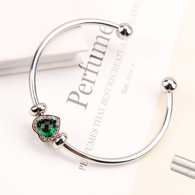 Stílusos női karkötő kövekkel több színben