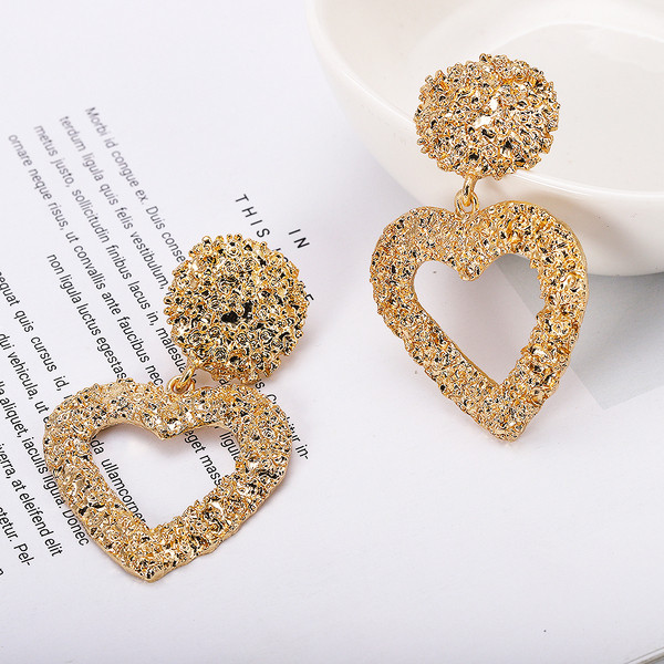 Stílusos női fülbevaló szív alakú három színben